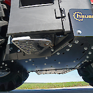 Valtra G135 kurze Bodenschutzplatte