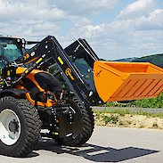 Valtra N135 Direct  XB BIONIC II 130, earth bucket 1800, coupling plate